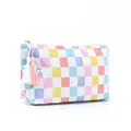 Bolsa de maquillaje impermeable de PVC brillante con cuadros de colores y borlas dobles - Tablero de Ajedrez de Colores