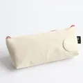Trousse à crayons minimaliste en toile crème avec fermeture éclair rose et écusson - Beige