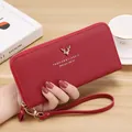 Elegante rode lange ritsportemonnee van leer voor dames met een gouden hertenlogo - Lange Clutch met Rits (PG401) / Rood