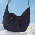 Sac hobo nuage polyvalent en nylon noir avec grande capacité et détail de cordon - Noir Uni