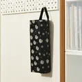 Hängender Müllbeutel-Organizer mit Gänseblümchen-Print in Schwarz für die Küche - Schwarz