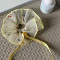 Elegante coletero de organza amarilla con bordados y cinta de satén larga - 10# Lazo Amarillo de Encaje Cereza Amarillo