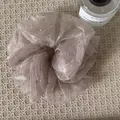 Elegante taupe organza scrunchie met delicate strass-steentjes voor haarstyling - Mesh Sterren Scrunchie / Champagne