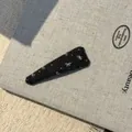 Elegante zwarte driehoekige haarclip met geborduurde strikjes op linnen - Strik Driehoek Haarclip (14#) / Zwart