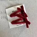 Handgefertigte süße rote gestrickte Haarklammern mit eleganten Samtschleifen auf Karte - Rote Strick Wassertropfen Schleife (11#) / 2 Stück/Set / Rot