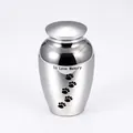 Polierte silberne Tierurne für Asche mit Pfotenabdrücken und In Love Memory Text - Silber (45*70mm)