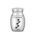 Zilveren metalen huisdier urn met 'In Love Memory' gravering en zwarte pootafdrukken. - 25*16mm / Zilver