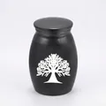 Pequeña urna conmemorativa para mascotas negro mate con grabado de Árbol de la Vida - 25mm*16mm / Negro