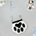 Bolso bandolera de peluche con pata de animal blanca para estilo Lolita japonés. - Bolso de Pata de Nube Furry / Blanco Negro