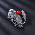 Vintages silberfarbenes Brosche-Pin mit eleganter roter Perle und Blattdesign-Details - Große Rote Perle