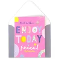 Tarjeta de felicitación colorida estilo dopamina con mensaje Enjoy Today y sobre - Día Divertido (PDS)