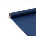 Rotolo di carta regalo blu scuro di lusso con una texture metallica verticale fine - strisce blu / 43 cm di Larghezza X 3 m di Lunghezza