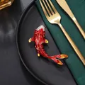 Broche élégante en forme de poisson koi rouge de style chinois avec émail - Style de Poisson Koi Rouge (XD825181) / Or rouge