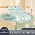 Cintre antidérapant bleu nordique pour enfants de 0 à 10 ans, design durable et mignon. - Bleu Nordique