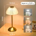 Kristall-Tischlampe im Retro-Stil mit 3 Farbmodi und einem eleganten goldenen Sockel - Gestreifter Kristallstil A (3-Farben-Dimmung) / Touch-Schalter / Gold