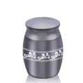 Μικρή γκρίζα αναμνηστική τεφροδόχος 30x40mm για κατοικίδια με λευκό λουλουδάτο σχέδιο - Μαύρο
