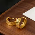 Pendientes de aro anchos de plata S925 con textura de panal y acabado dorado de lujo - Plata 925 / Dorado