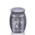 Kleine dunkelgraue Edelstahl-Urne für Asche von Papa mit Angelherz-Design - Nur Anhänger (Ohne Kette) / Schwarz