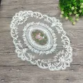 Eleganter weißer ovaler Spitzen-Tischset mit floraler Stickerei für Vintage-Heimdekor - 31*42CM Oval (Weiß Bunte Blume)