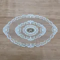 Elegante camino de mesa ovalado de encaje de seda de leche blanca con bordado - 44x71cm / Blanco