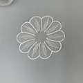 Detailweergave van witte bloemen geborduurde mesh onderzetter voor glazen en decor - Paraplu Bloem Stijl / 16cm / Wit