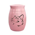 Detailansicht rosa Tierurne mit minimalistischem schwarzen Katzen-Umriss-Design auf der Oberfläche - Katzenmuster / Rosa