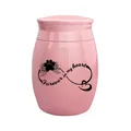 Nahaufnahme einer rosa Mini-Tierurne mit sentimentaler Forever in My Heart Gravur - Ewig In Meinem Herzen Stil / Rosa