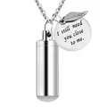 Zilveren cilindrische as-hanger ketting met de tekst 'I still need you close to me' bedel - 11*38mm / Zilver