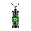 Collier urne cinéraire cylindrique en acier noir avec pendentif gemme verte facettée. - Août