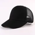Gorra de béisbol trucker de malla negra transpirable para actividades - Diseño de Seis Paneles / Negro