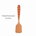Espátula plana de haya con mango en espiral rojo para sartenes, 35.5x8cm - Spiral Handle Flat Spatula / 35.5*8cm / Color madera natural