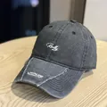 Gorra de béisbol vintage gris lavada con bordado detallado de la letra 'Really' frontal - Gris Negro Lavado