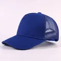 Gorra de béisbol de malla azul real lisa para logotipos personalizados o actividades - Diseño de cinco piezas / Azul zafiro