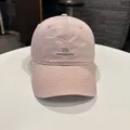 Elegante berretto da baseball in cotone rosa pallido con numero 8 ricamato per il sole - Rosa
