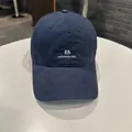Cappello da baseball blu navy minimalista con ricamo numero 8 bianco per il sole - Blu navy