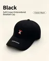 Detailansicht der schwarzen Baseballkappe mit besticktem Apfelkern und YOUTH DAYOFF Text - Regulär (56cm-59cm) / Schwarz