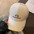 Beige bestickte Baumwoll-Baseballkappe für Damen mit breiter Krempe und Soft-Top - Gebrochenes Weiß