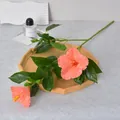 Künstlicher Hibiskusblütenstiel in Korallenrosa für elegante Hochzeitsdekorationen - Hellorange