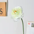 Elegante künstliche weiße Lotusblume für minimalistische Deko und Blumenarrangements. - Mehrschichtiger Lotus-Weiß