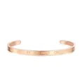Nahaufnahme des eleganten Armreifs in Roségold mit Gravur und kleinem Diamanten - You Are My Only One Forever Graviert / Roségold (B1245)
