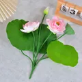 Handgefertigter naturgetreuer rosa künstlicher Lotusstrauß mit grünen Blättern für die Deko - Hellrosa