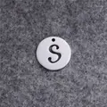 Runder Edelstahl-Anhänger mit ausgestanztem 'S'-Buchstaben für Schmuck - Buchstabe S