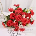Lebensechter roter künstlicher Rosenstrauß für elegante Heim- und Wohnzimmerdeko - Rot