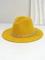 Detaillierte Ansicht eines gelben Wollhutes mit elegantem Diamant-Strassband-Detail - M (56-58cm) / Gelb