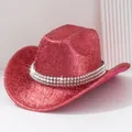 Glänzender roter Cowboyhut im Western-Stil mit silbernen Metallnieten im Y2K-Look - M (56-58cm) / Rosa