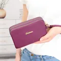 Bolso de nailon púrpura para móvil con tres cremalleras y logotipo metálico dorado - Estilo de Bolso de Mano / Púrpura