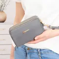 Bolso de mano gris para móvil con tres cremalleras para viaje y uso diario cómodo - Estilo de Bolso de Mano / Gris