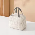 Stilvolle isolierte Tweed-Lunchtasche in Weiß mit gestreiften Griffen und Goldakzenten - Beige