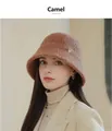 Close-up of a warm camel-colored sherpa bucket hat for women in autumn and winter - M (56-58cm) / Camel