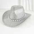 Sombrero vaquero plateado brillante con elegante detalle de perlas y banda metal. - M (56-58cm) / Plateado